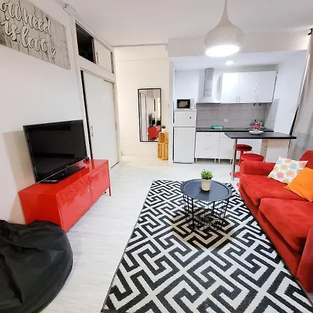 Flatguest - Modern Studio Appartamento *